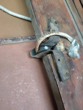 Persiana madera maciza puerta o ventana antigua