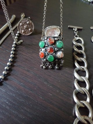 Lotto bracciali e collana stile etnico