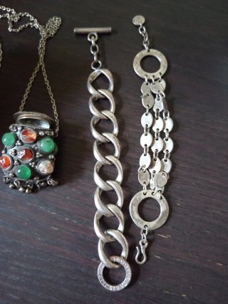Lotto bracciali e collana stile etnico