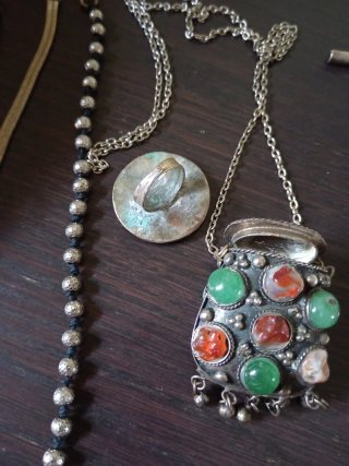 Lotto bracciali e collana stile etnico