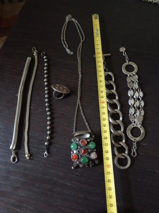 Lotto bracciali e collana stile etnico