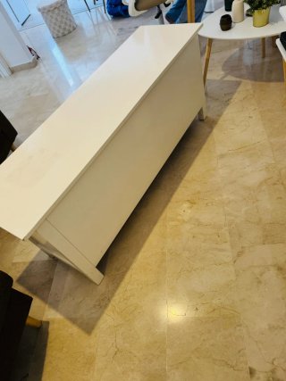 Mueble TV blanco y madera