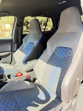 Volkswagen Golf 8R