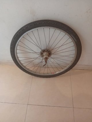 Rueda de bicicleta con piñonera