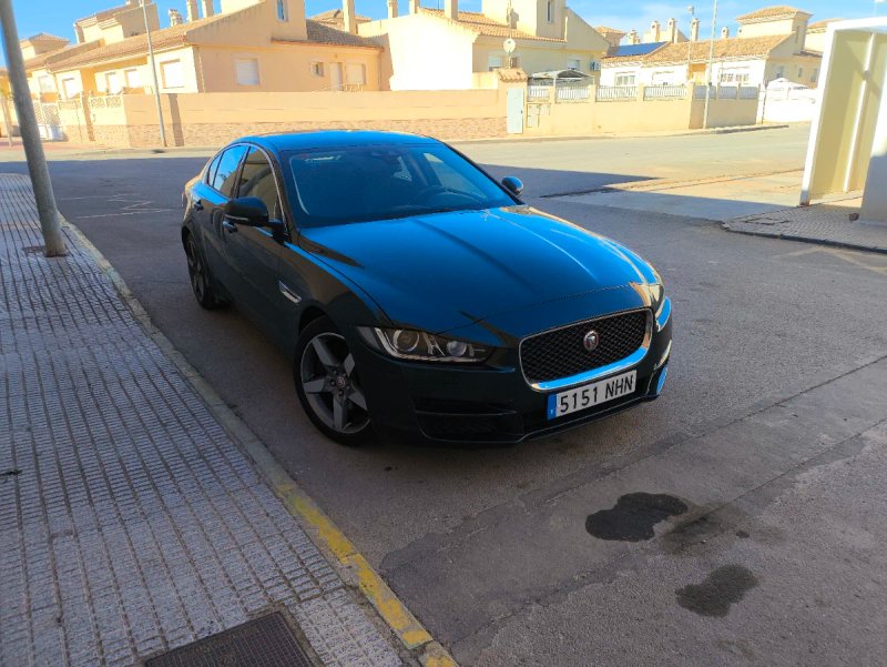 Jaguar XE 2016 - foto 1