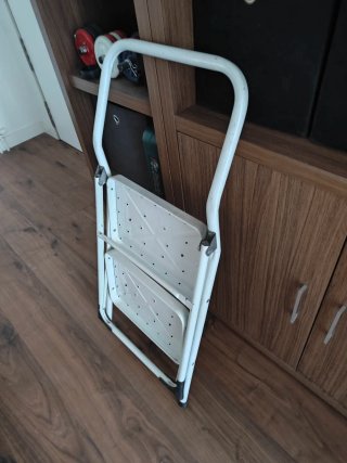 Escalera plegable 2 peldaños