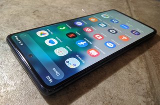 Samsung Galaxy S20 FE 5G (256 GB + 8 GB ram)