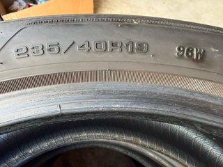 Neumáticos Goodyear 235/40/19 96W
