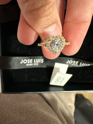 Anillo Corazón Oro 18K con Circonitas