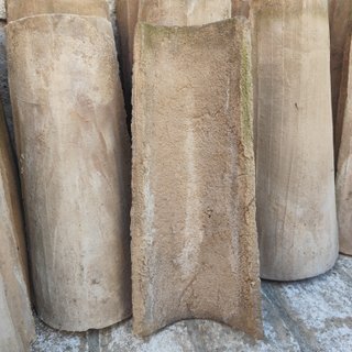 Lote de tejas antiguas de terracota hechas a mano