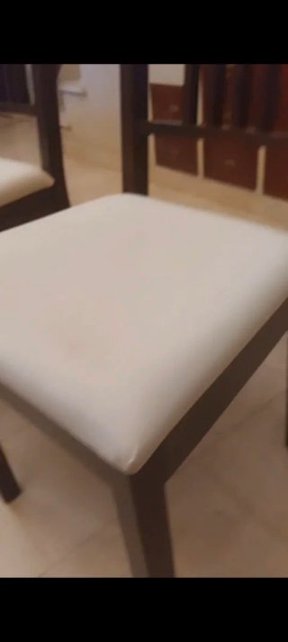 Silla de comedor muy nueva