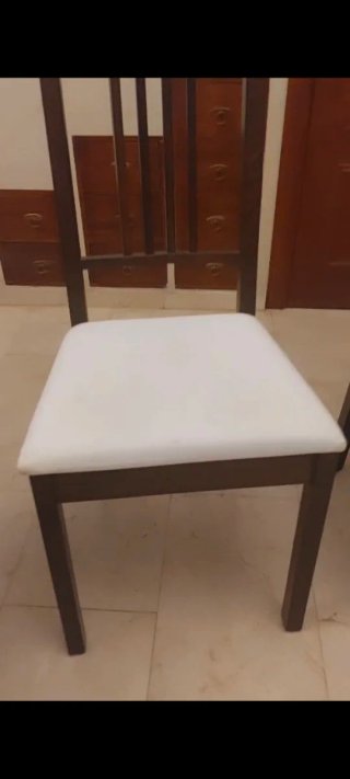 Silla de comedor muy nueva