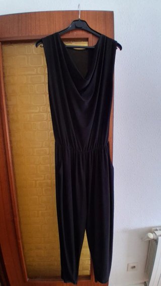 Mono negro tela con mucha caida