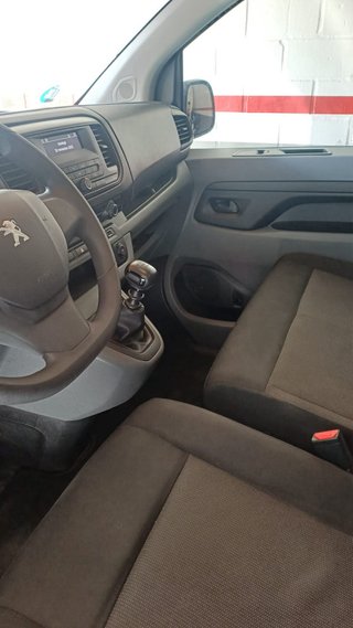 Peugeot Expert 2022 9 plazas