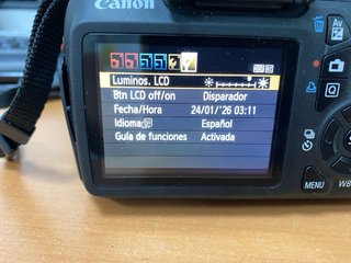 Camara fotos Caon EOS 1100D + Objetivo EF 75-300m