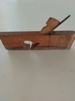 Cepillo de carpintero de madera