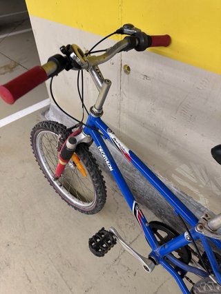 Bicicleta infantil Decathlon azul