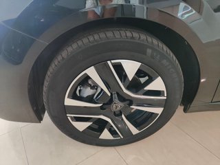 PEUGEOT ALLURE 100CV HYBRID KM0