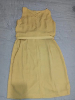Vestido amarillo niña. Talla 42. Pilar Rueda
