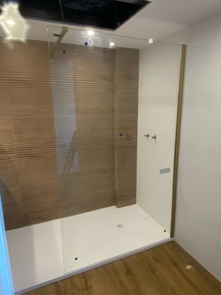 MONTAJE MAMPARAS DE BAÑO Y MÁS