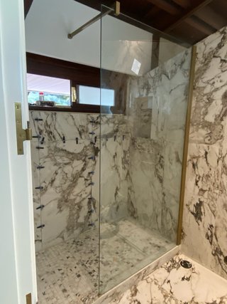 MONTAJE MAMPARAS DE BAÑO Y MÁS