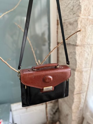 Maletín de cuero marrón y negro