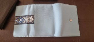 Portafoglio donna celestino con decorazione