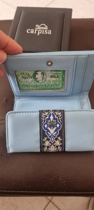 Portafoglio donna celestino con decorazione