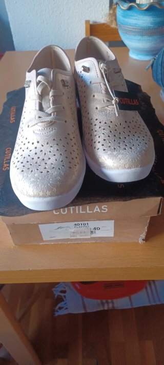 Zapatos CUTILLAS Talla 40 Dorados/Plateados