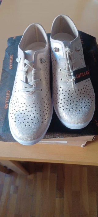 Zapatos CUTILLAS Talla 40 Dorados/Plateados
