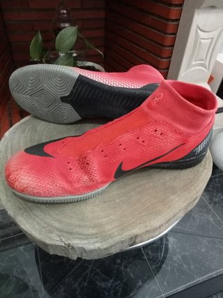 Ténis Nike Vermelhos