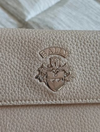 Portafoglio Bally donna con catena beige