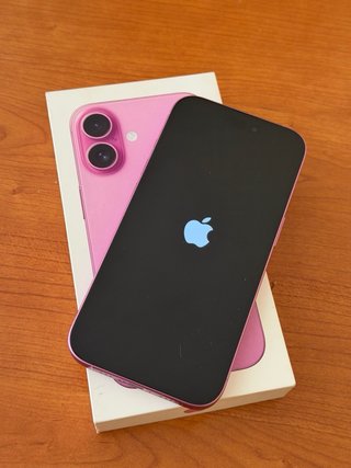iPhone 16 Rosa 99% Batería
