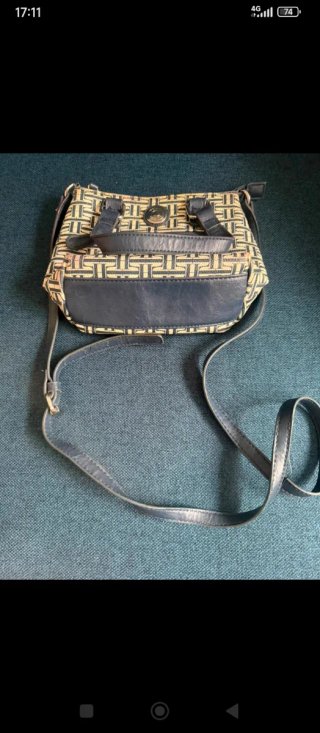 Bolso Tommy Hilfiger Beige y Negro