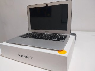 MacBook Air 11 Plata + Funda