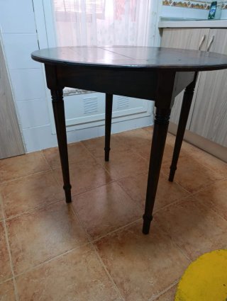 Vintage dark wood dining Table(Mesa circular ❤️♻️