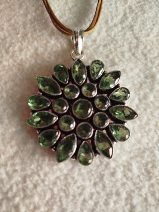 Collar Plata con Piedras Verdes