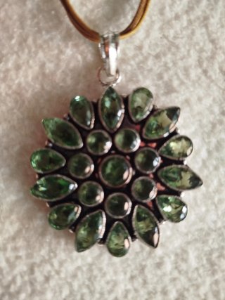 Collar Plata con Piedras Verdes