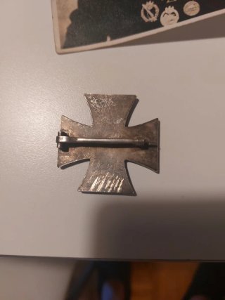 Medalla Cruz  Hierro II Guerra Mundial soldado SS