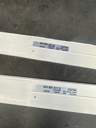 Cupra Iluminadas Puerta Led