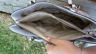 Bolso Guess Rosa y Blanco