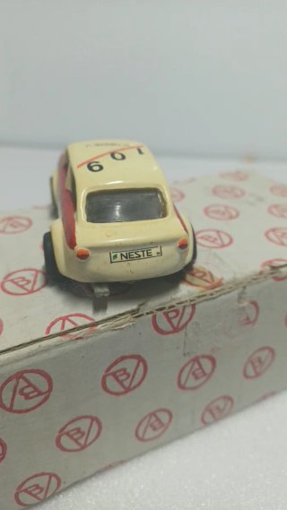Modellino Abarth 2000 Fiat 850