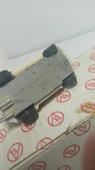 Modellino Abarth 2000 Fiat 850