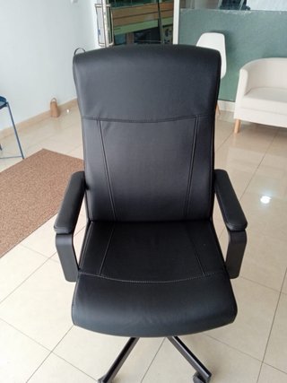Escritorio y sillas oficina Chiclana