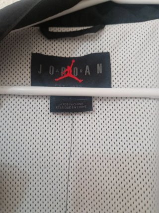 Chaqueta Jordan Negra y Blanca