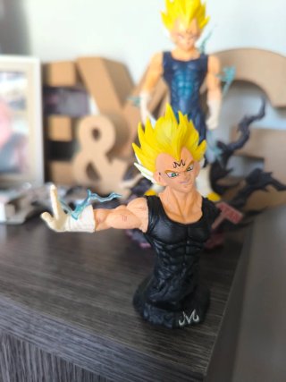 Figura Estatua Vegeta Majin
