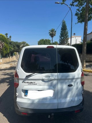 Ford E-Transit Courier 2017
