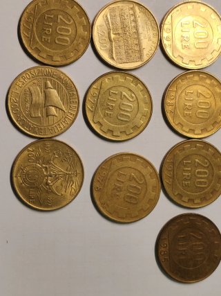 10 Monete da 200 Lire Italiane Varie Annate
