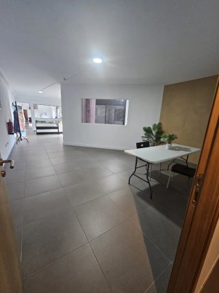 Estetica equipada con licencia activa. NO VIVIENDA