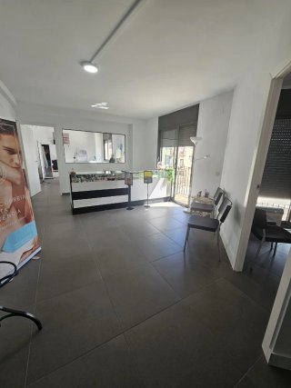 Estetica equipada con licencia activa. NO VIVIENDA